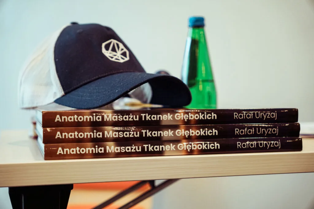 Książka "Anatomia Masażu Tkanek Głębokich" Rafała Uryzaja